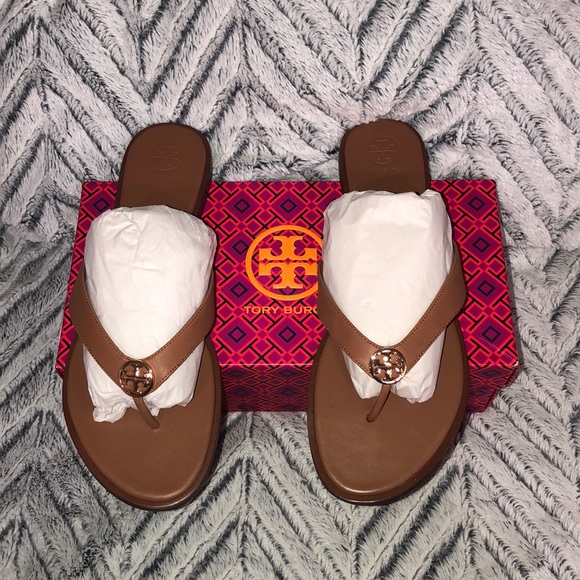 Tory Burch Shoes - Tory Burch Benton Thong Royal Tan/Gold
